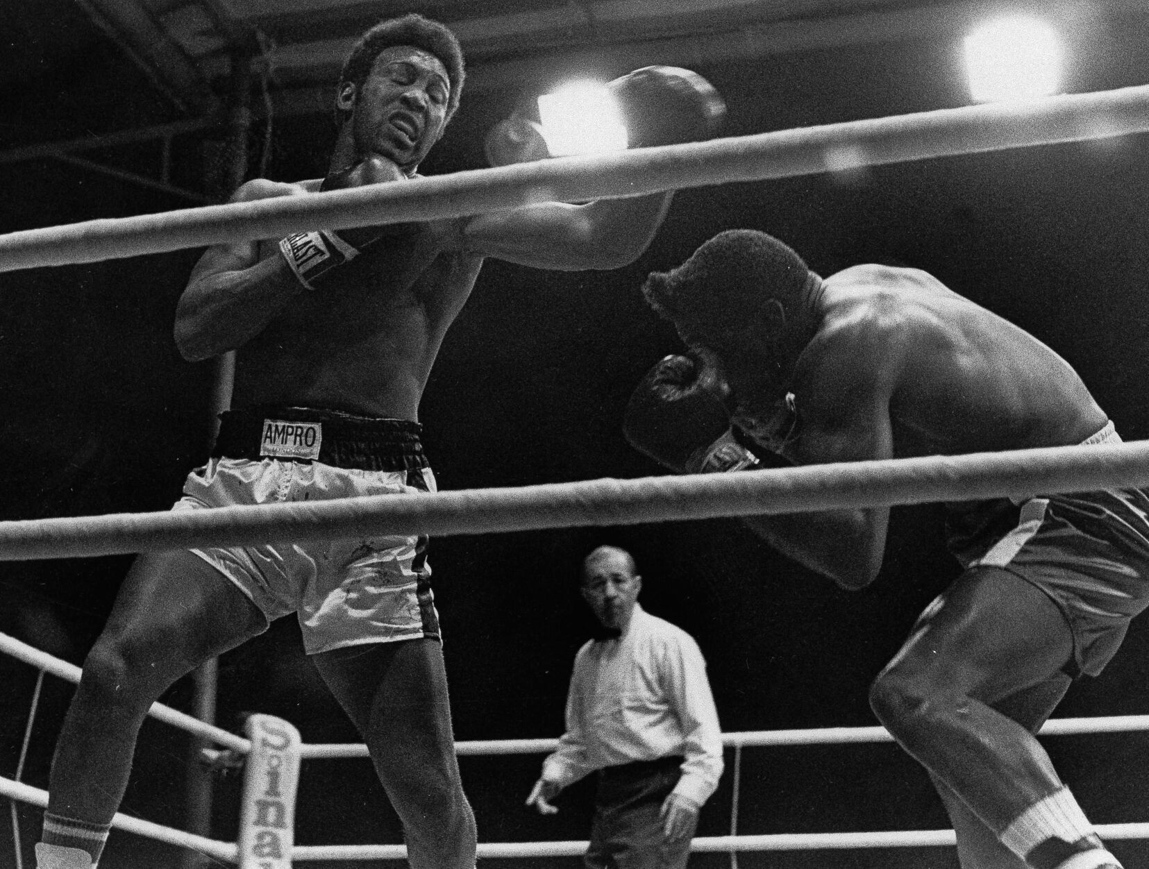 1968: Jimmy Ellis wins WBA heavyweight title by beating Floyd Patterson